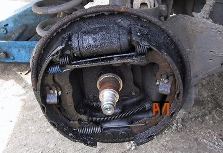 Leaking Wheel Cylinder